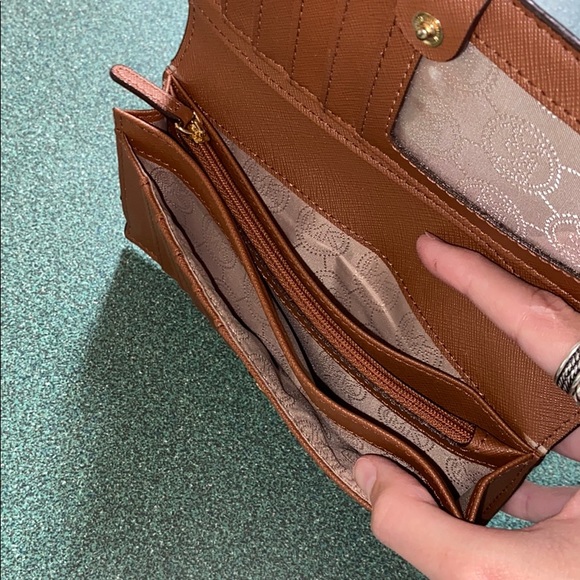 Michael Kors monogram wallet - Picture 3 of 6